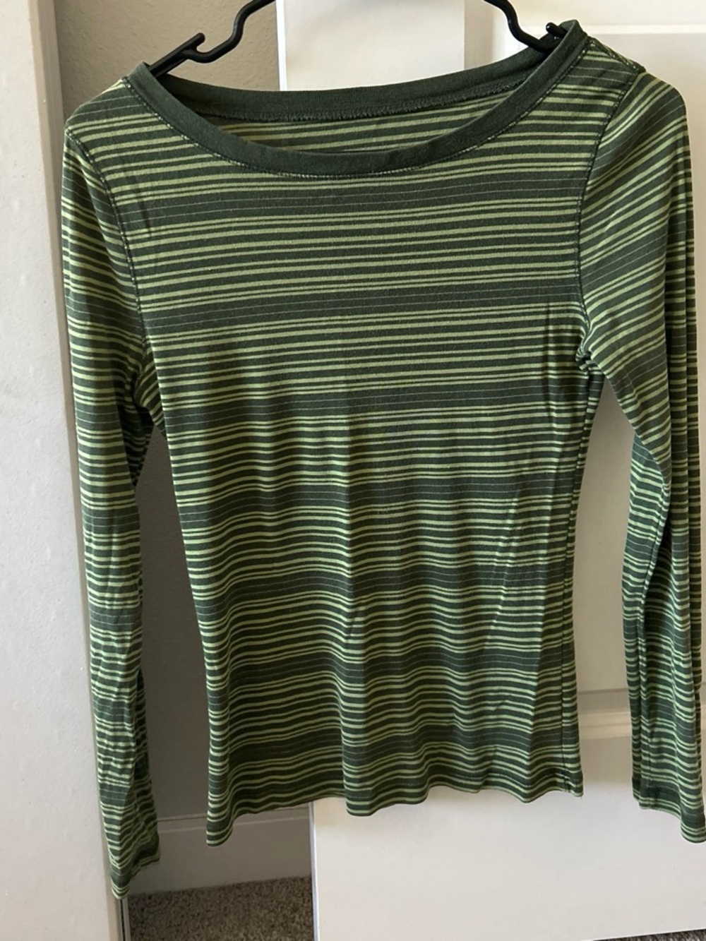 Women’s Green Striped Long-Sleeve Top